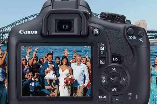 Wedding photographer with Simple Ceremonies